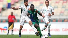 字母哥缺阵进攻受阻！波蒂斯扛起进攻大旗，雄鹿仅得101分