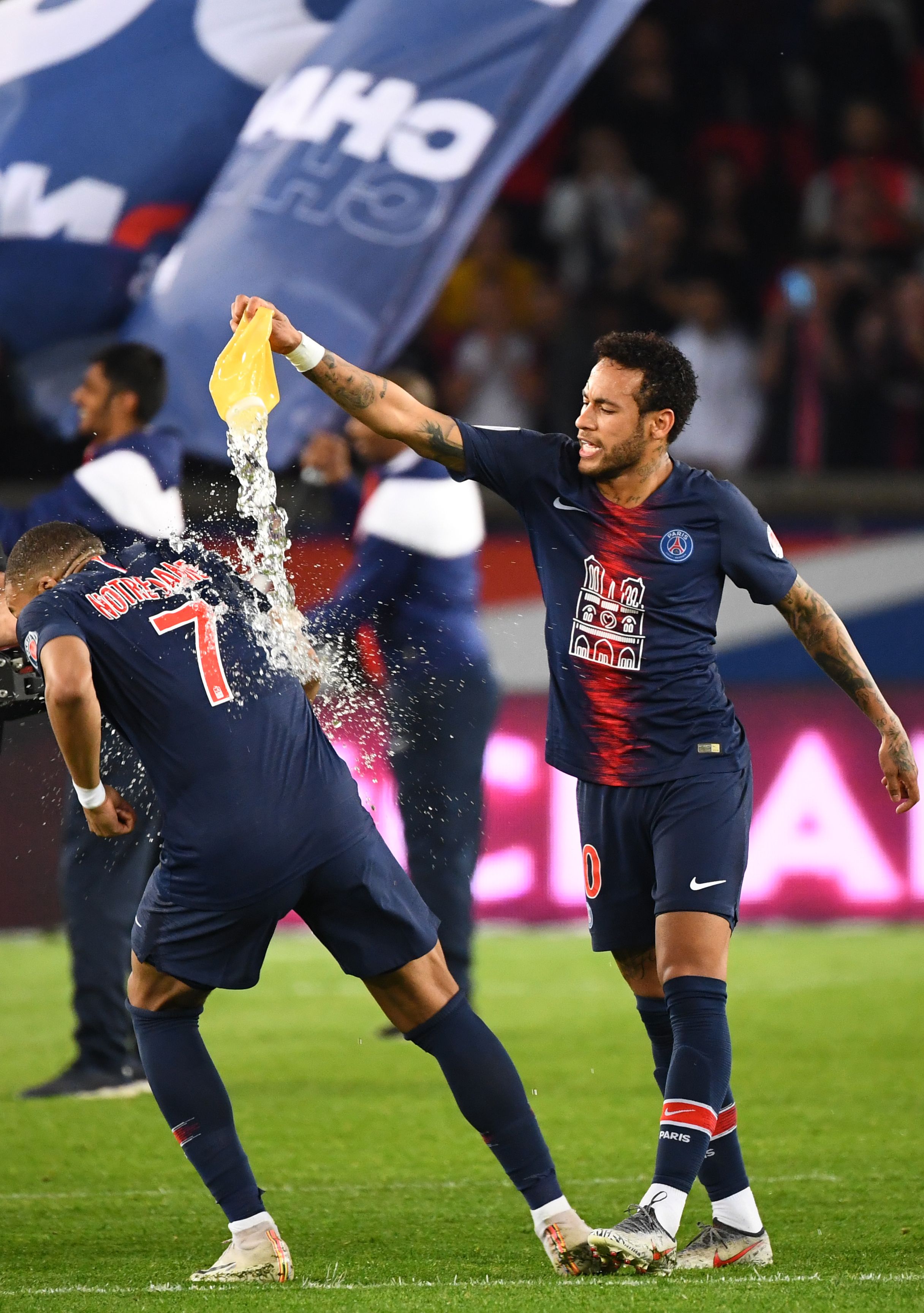 足球报：亚泰这几年都是寅吃卯粮，意向球员听说后婉拒邀请