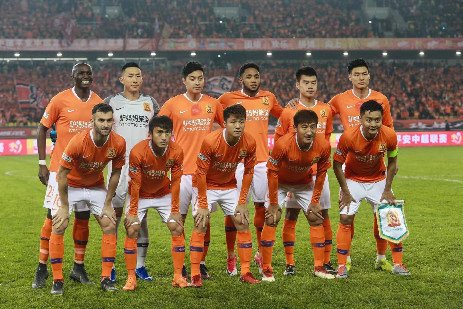 巴萨对阵贝蒂斯大名单：德容、费尔明回归，奥尔莫缺阵