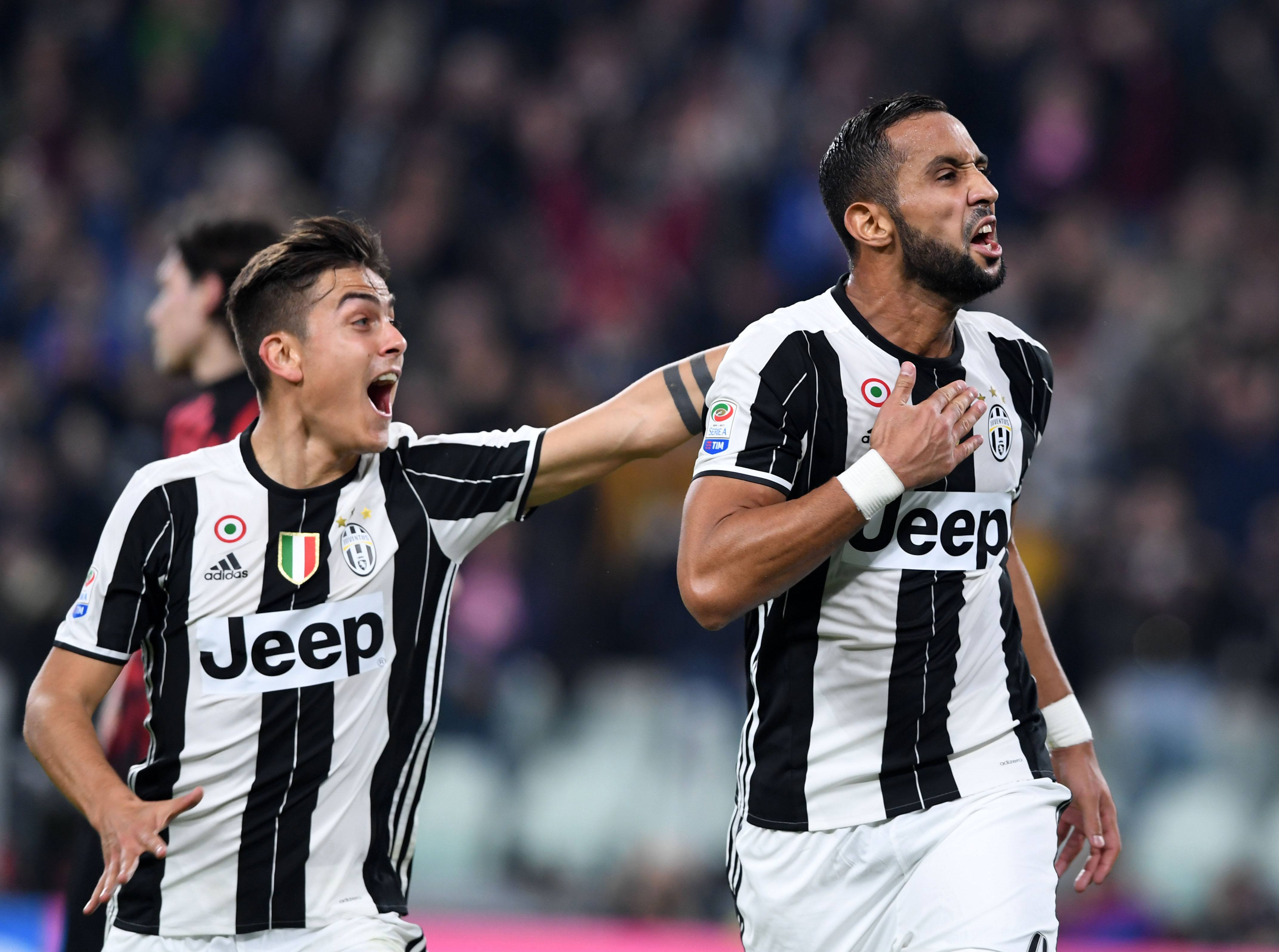 杜兰特远投三分命中，全场欢呼