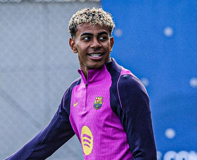 欧洲足坛疯狂周末诞生 豪门心系欧战冷门跌爆（欧洲足坛上演疯狂周末：豪门为欧战分心，冷门频出）