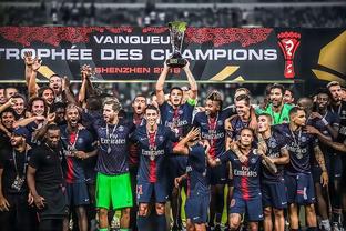 实况足球：又送高光+精选啦! 新普拉蒂尼登场!（实况足球：高光与精选再度来袭，普拉蒂尼新卡亮相！）